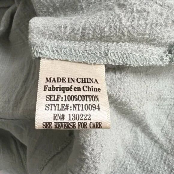 🆕 New In Sage Green Button Down Women’s Blouse size M - Picture 3 of 7